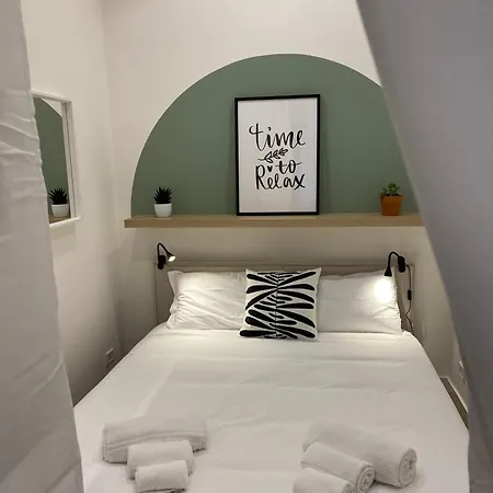 Domus Scudo Di Francia Apartment *